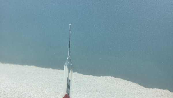 Densimètre au fond du bac