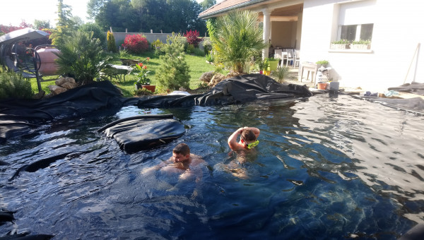 Baignade humaine....avant les koi!!!!!