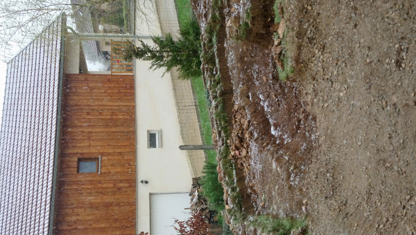 Mise en forme du bassin....a la pelle a main....merci confinement