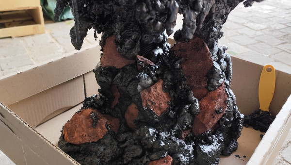 Pose de la mousse sur la partie aquatique, état brut