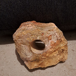 Pierre aquarium avec trou