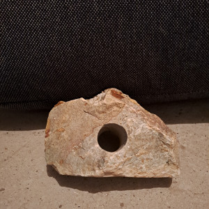 Pierre aquarium avec trou