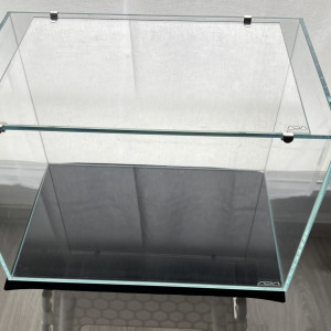 1 aquarium ADA Cube Garden Mini-M 20 litres 36x22x26cm épaisseur du verre 5mm avec couvercle en verre ENVOI POSSIBLE