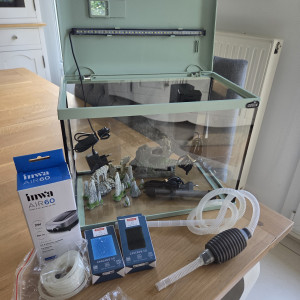 Aquarium 24 litres équipé