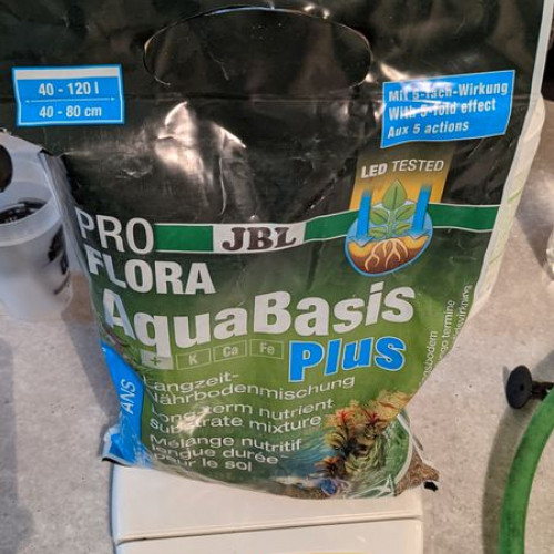 Substrat nutritif JBL AquaBasis Plus 1,3 litres restants
