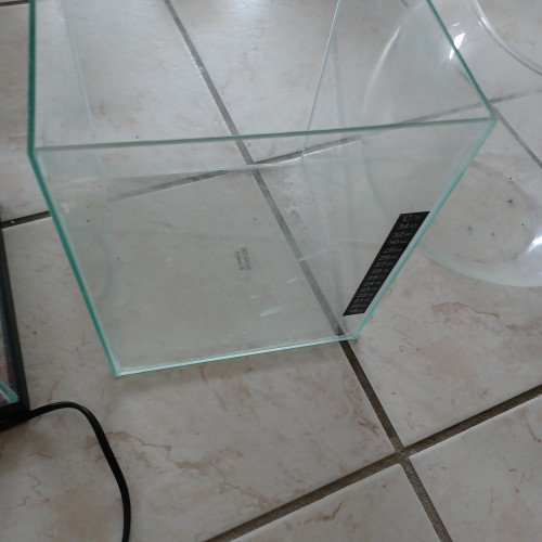 Vends lot complet 3 aquariums 10, 12 et 17L.