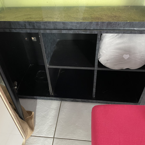 Aquarium 240L avec meuble et accessoires