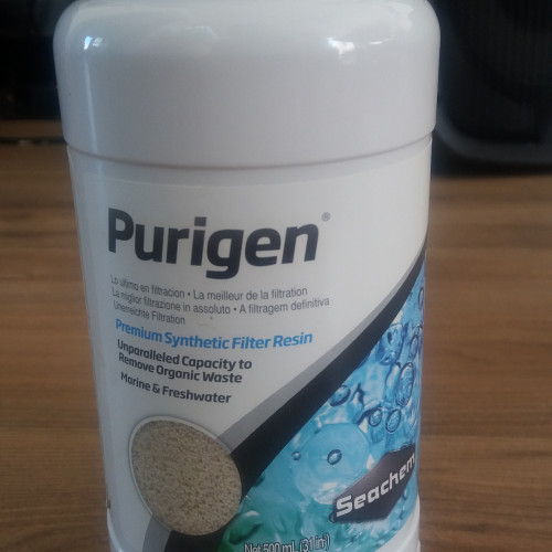 Seachem Purigen 500 ml (aide à réduire les polluants de l’eau, reste de médicaments, couleurs, odeurs de l’eau, nitrates, nitrites, ammoniaques)