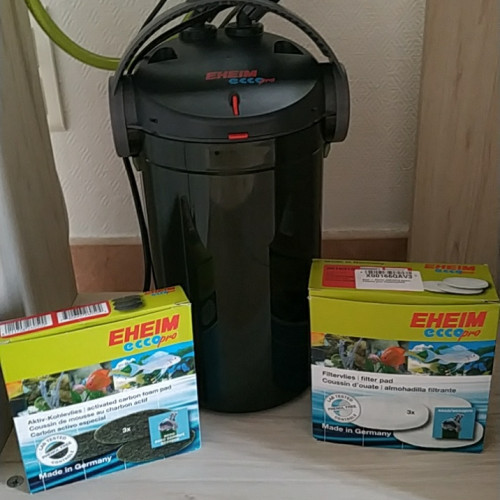 Aquarium Eheim 240 litres  et ses accessoires