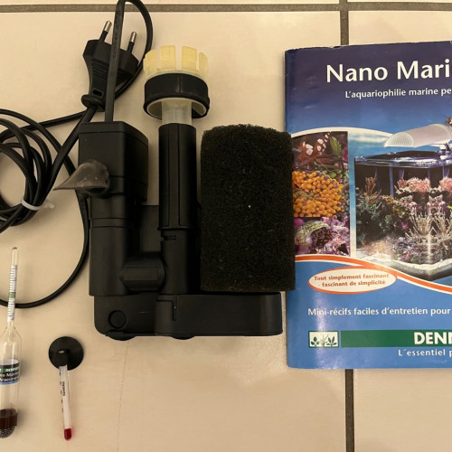 Aquarium DENNERLE eau de mer (cuve + bio-circulator + densimètre)