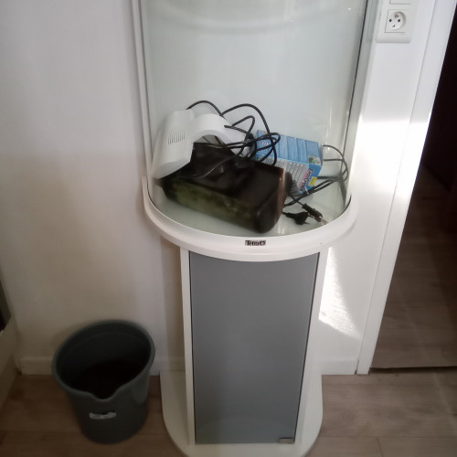 Aquarium tout équipé (60L)