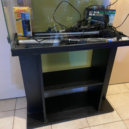 A vendre aquarium 80L avec son meuble, complet + options