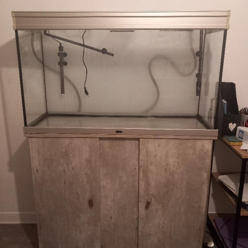 Aquarium 180 l +chauffage et filtration