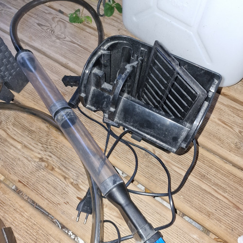 Aspirateur de fond aquarium