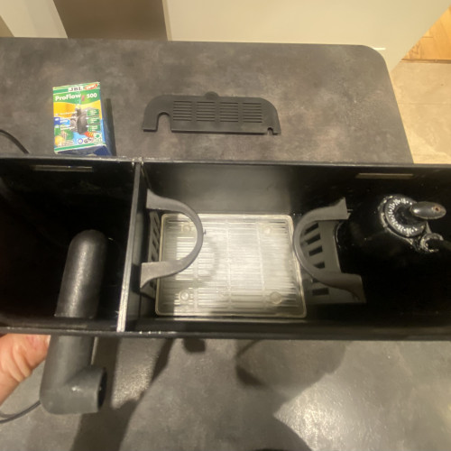 Aquarium tout équipé Aquatlantis 96L + Biobox + meuble / parfait état