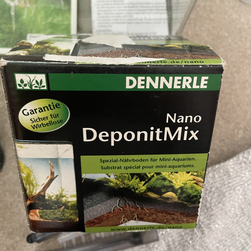 Aquarium Nano Cube 20 litres, accessoires et notice d’utilisation.