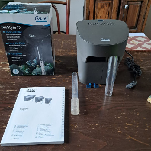 Aquarium Dennerle 60+ Matériels(Pompe, chauffage, lampe et quelques accessoires)