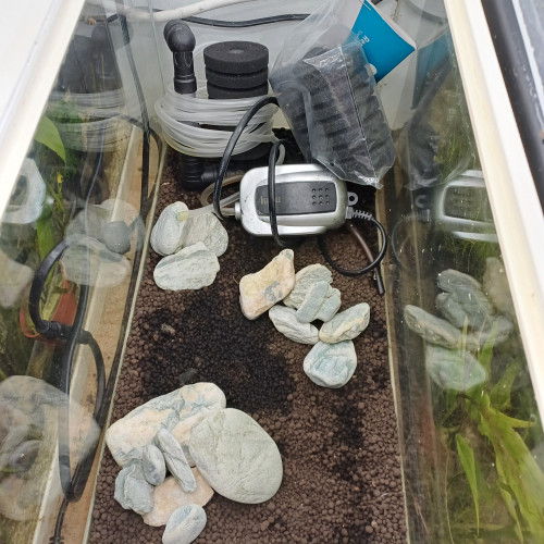 Aquarium 20L équipé sol technique