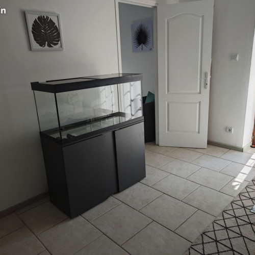 Aquarium EHEIM 180L + Filtre externe EHEIM + Pompe à eau EHEIM