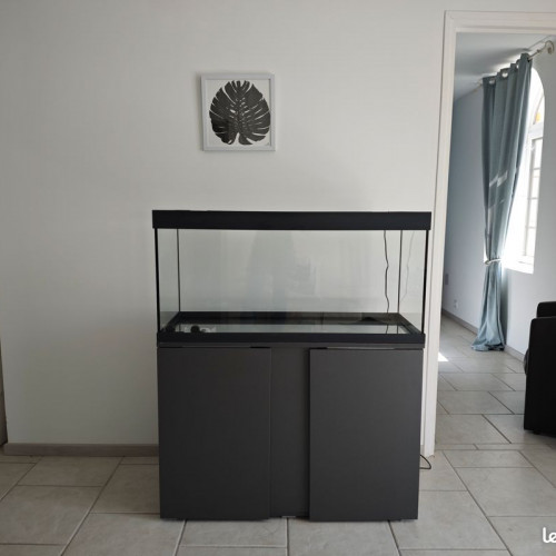 Aquarium EHEIM 180L + Filtre externe EHEIM + Pompe à eau EHEIM
