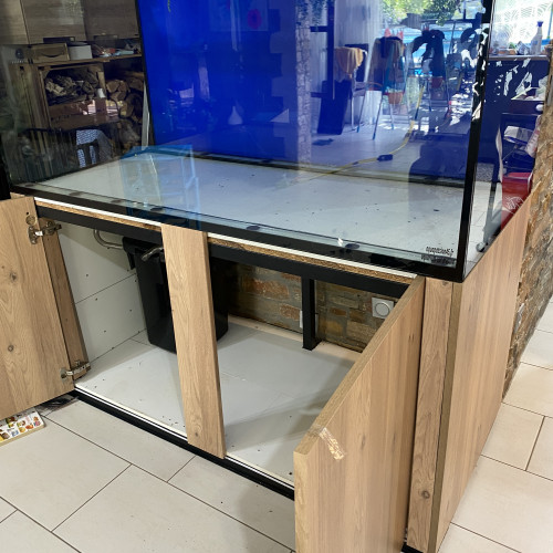 Aquarium 150/70/70 plus meuble  735 litres