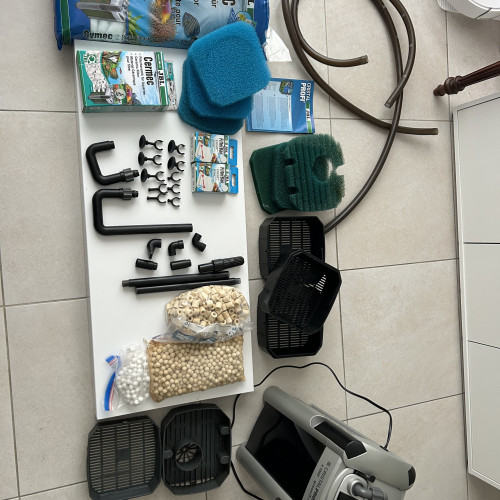 Aquarium 240L + filtre + chauffage + pompe +  éclairage + materiels