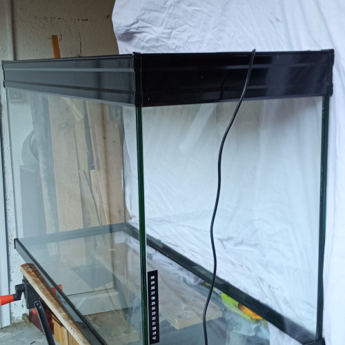 Aquarium 210 litres env. complet