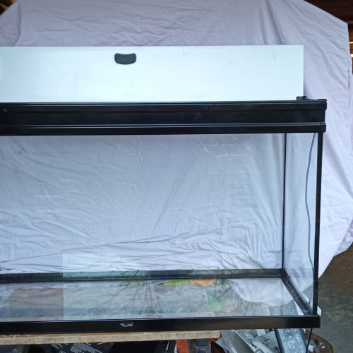 Aquarium 210 litres env. complet