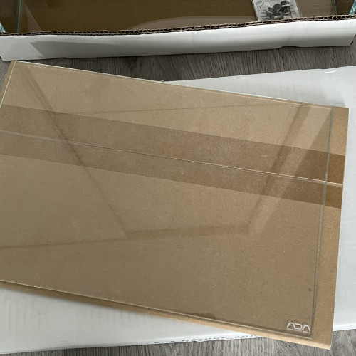 1 aquarium ADA Cube Garden Mini-M 20 litres 36x22x26cm épaisseur du verre 5mm avec couvercle en verre ENVOI POSSIBLE