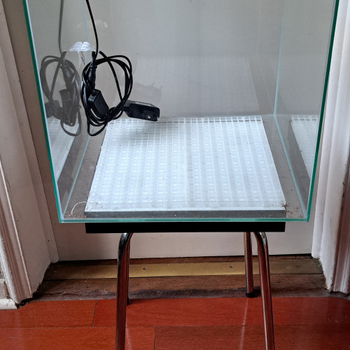Aquarium cube 47L avec couvercle et éclairage LED