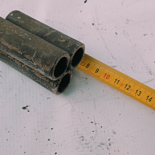 Trois tubes style industriel