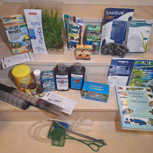 Aquarium 200 litres Ferplast complet avec meuble blanc  et accessoires
