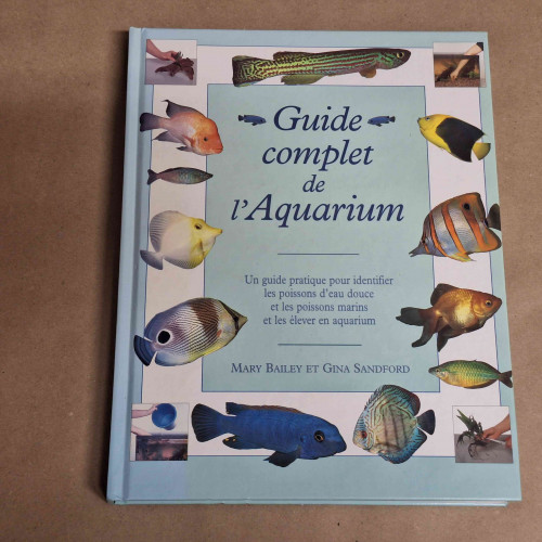 Aquarium 200 litres Ferplast complet avec meuble blanc  et accessoires