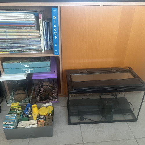 Aquarium 360 litres et environnement très complet