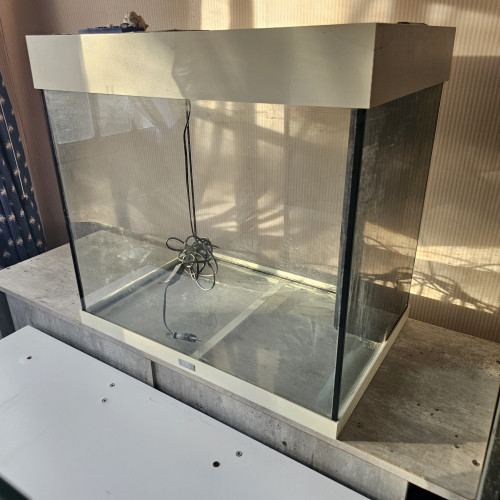 Aquarium blanc 136L opportunité !