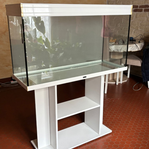 Aquarium et meuble