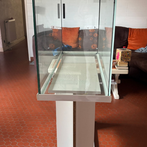Aquarium et meuble