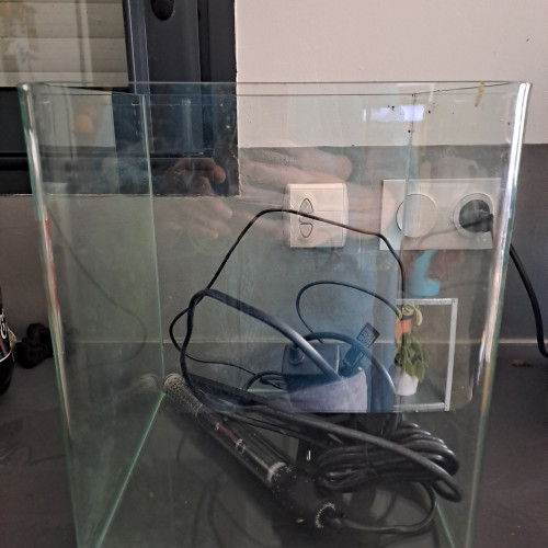 Aquarium nanocube avec filtre lumière et thermostat