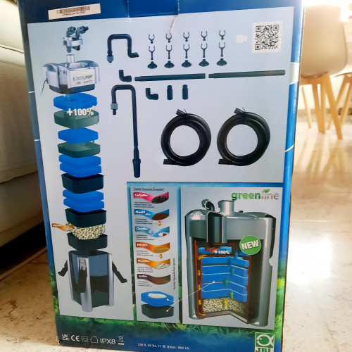 Aquarium complet 240L+ meuble + accessoires  état neuf servi 1 mois