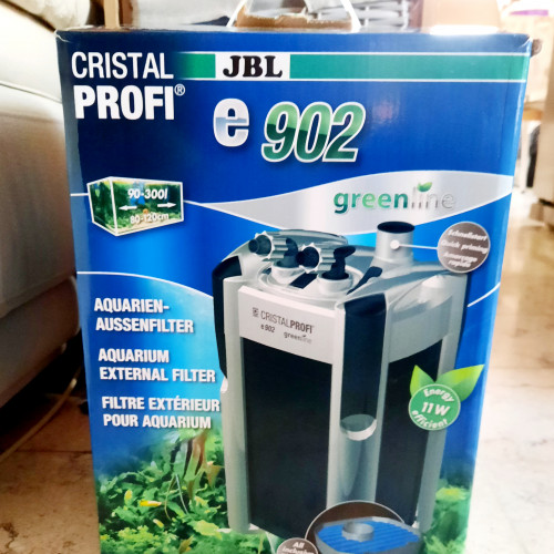 Aquarium complet 240L+ meuble + accessoires  état neuf servi 1 mois