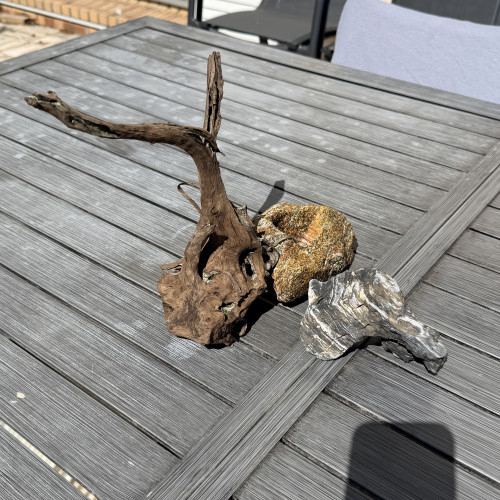 Aquarium 100L + meuble + pompe