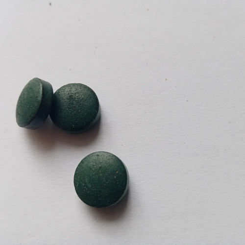 Spiruline pour crevettes/poissons – 50 comprimés – alimentation naturelle aquarium