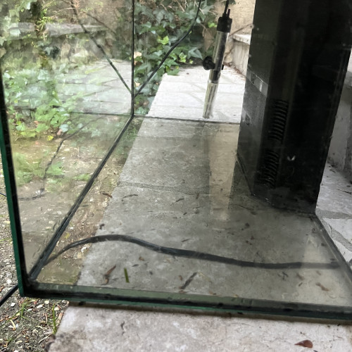 Aquarium 60l tout équipé 0 rayures
