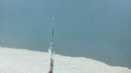 Densimètre au fond du bac