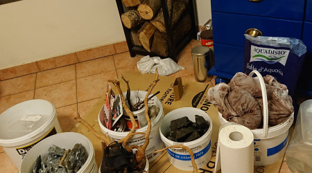 Ce qui reste des accessoires pour composer le hardscape