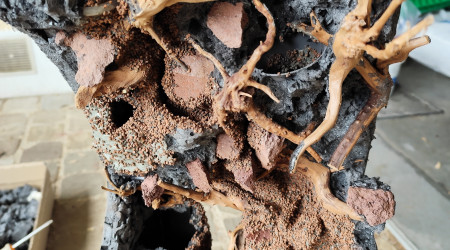 Pose du manado sur la zone d'écoulement d'eau
