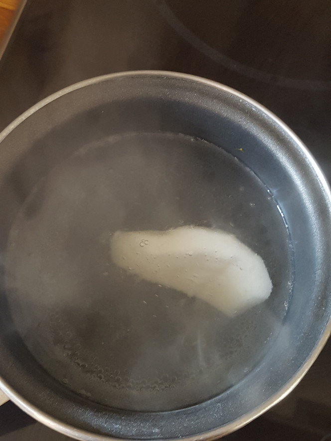 Chez les Corys Aujourd'hui c'est poire pochée, lollie, planktonpur et larves de moustiques ! Comme je ne montre pas souvent mes petits gastromyzons... quelques photos de gastromyzons... :)