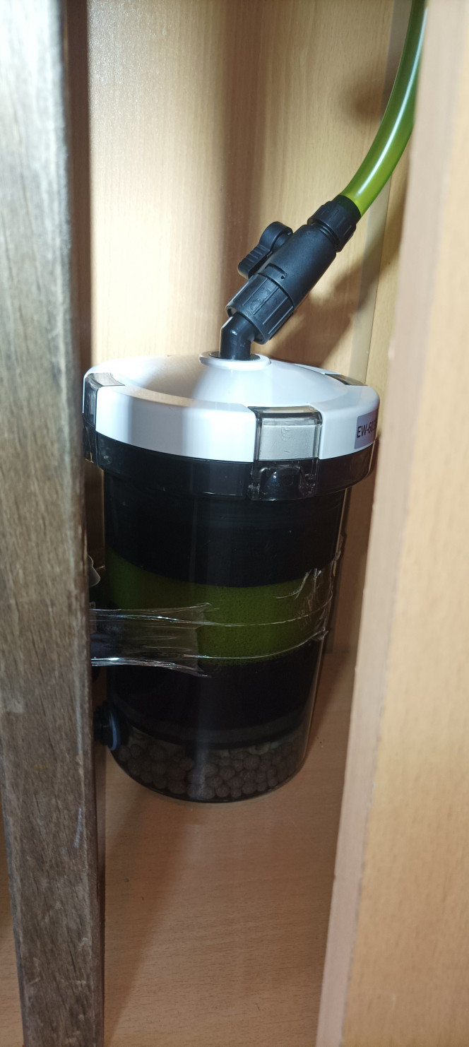 pompe filtre externe 1 Pompe filtre externe numéro 1 avec 3 mousse biobal et céramique 400 l heure 6 w