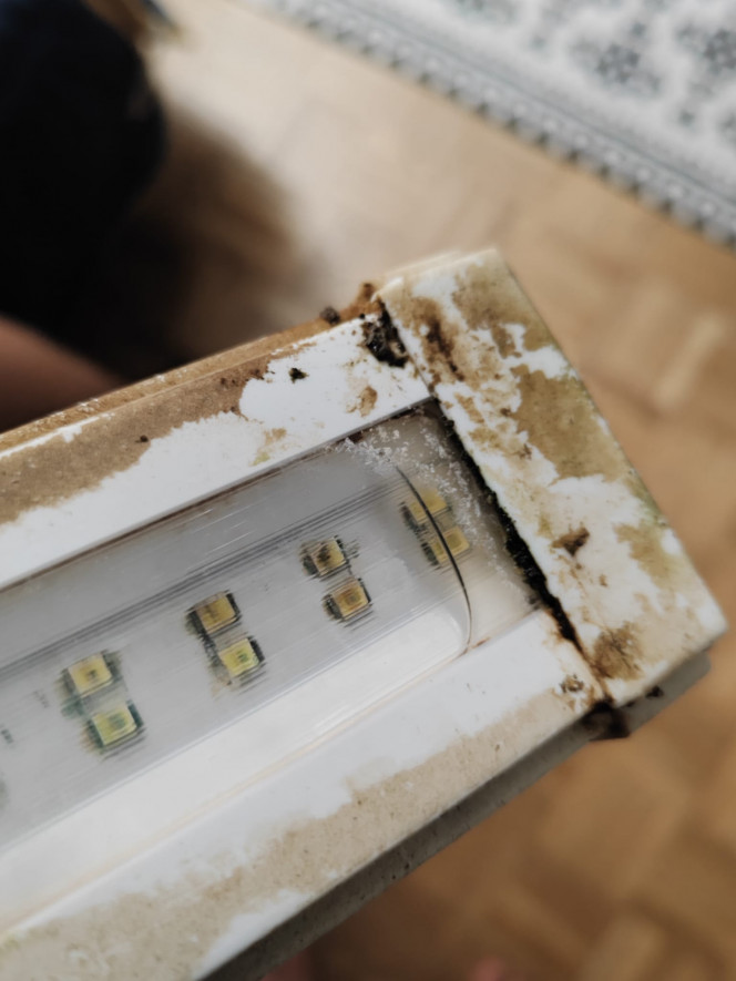 Rampe Ciano CLE120 défectueuse Après seulement 2 ans de loyaux services, la rampe LED Ciano rends déjà l'âme... 
De l'eau à l'intérieur malgré un indice étanchéité IP67