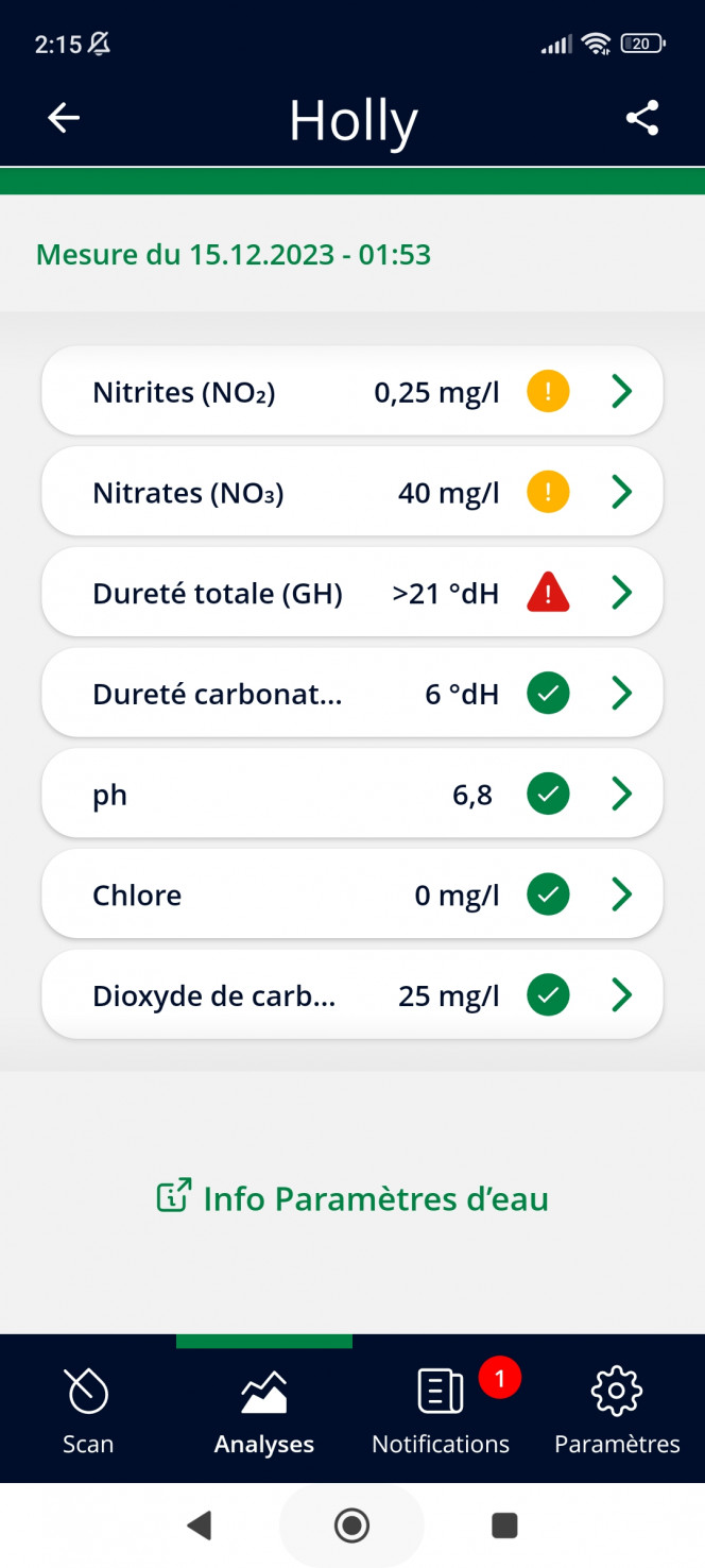 problème Bonjour à tous comme vous pouvez le remarquer sur ce cliché j'ai de gros problèmes de dureté totale et dureté carbonate en général depuis quelques temps surtout je pense à ma surpopulation malgré des changements d'eau fréquents nettoyage des filtres et suite à un traitement anti-algue mais le problème était là avant que pourrais-je faire à part me débarrasser des poissons qui sont 5 à 6 fois plus nombreux qu'il devrait y en avoir par rapport à la capacité d'un aquarium de 100 litres merci pour vos idées si vous en avez.